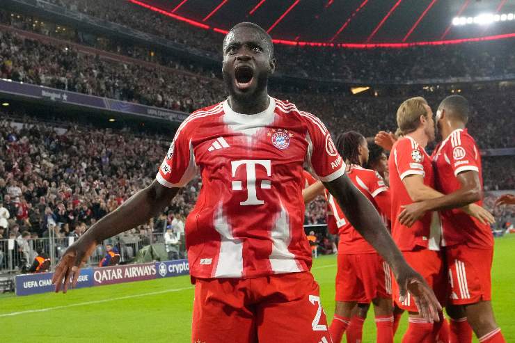 Dayot Upamecano esulta dopo un gol