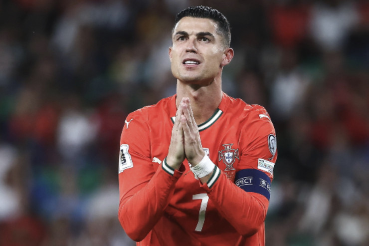 Cristiano Ronaldo con la maglia del Portogallo