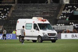 Ambulanza in campo